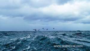 medium-to-rough-waves-in-oman's-coastal-areas-oman-meteorology_kuwait
