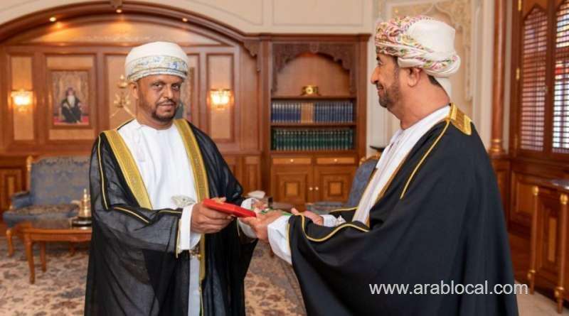hm-honours-omani-personalities-from-various-fields_kuwait