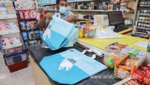 stores-stock-up-on-reusable-bags-as-plastic-bag-ban-commences-in-oman_kuwait
