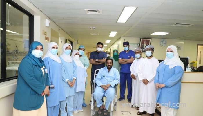 -rustaq-hospital-bid-farewell-to-last-recovered-patient_kuwait