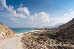 dhofar's-long-pristine-white-sand-beach_kuwait