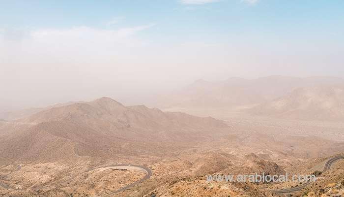 dust-storm-royal-oman-police-issues-warning-to-motorists_kuwait