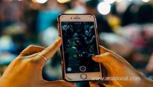 mobile-phone-subscriptions-in-oman-cross-6-million_kuwait