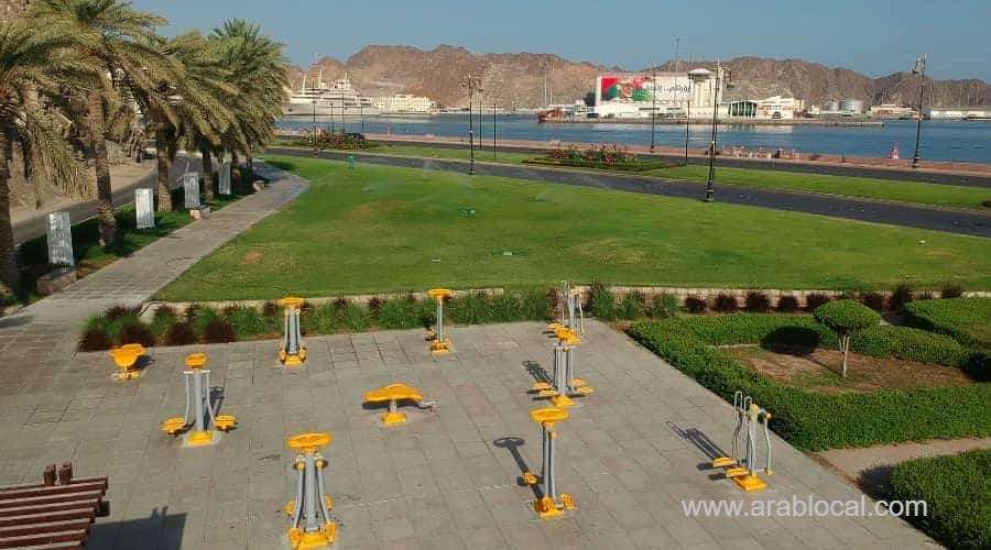 muscat-municipality-installs-outdoor-fitness-equipment’s-at-mutrah-and-qurum-beach_kuwait