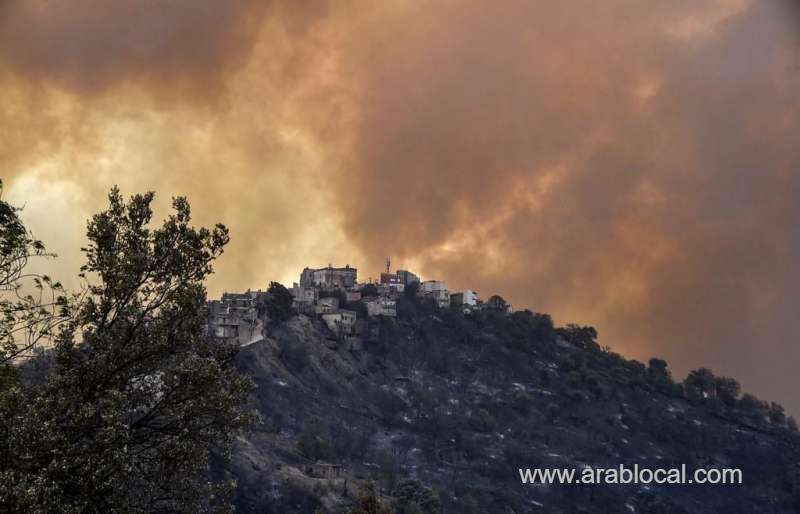 at-least-65-people-killed-as-fires-spread-in-algeria_kuwait