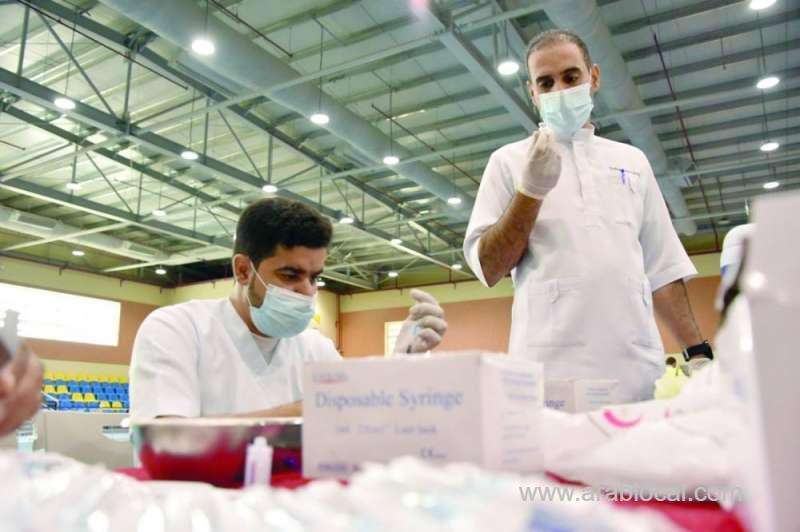 target-to-vaccinate-320,000-students_kuwait