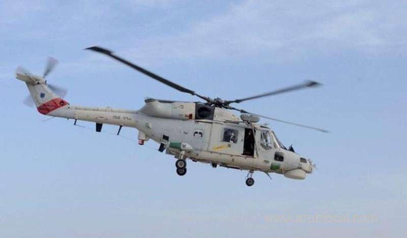 man-evacuated-from-merchant-ship-by-royal-air-force-of-oman_kuwait