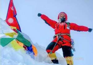 nadhira-al-harthy-summits-eighth-highest-mountain-in-the-world_kuwait