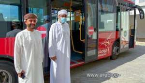 his-highness-sayyid-taimur-takes-a-bus-to-encourage-public-transport-use_kuwait