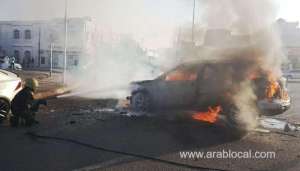 civil-defence-and-ambulance-authority-puts-out-fire-in-a-vehicle_kuwait