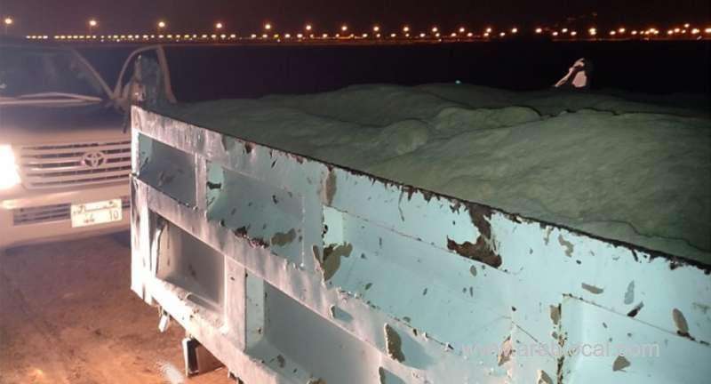 expats-arrested-for-transporting-illegal-beach-sand-mining_kuwait