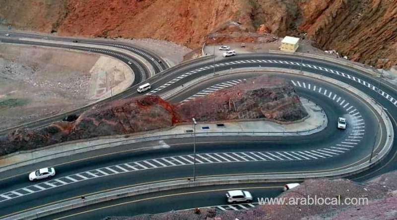 -amerat-to-bausher-mountain-road-closed-due-to-heavy-rainfall_kuwait