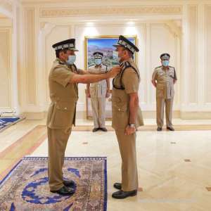 hm-the-sultan-confers-medals-of-royal-commendation,-excellent-service,-proficiency_kuwait