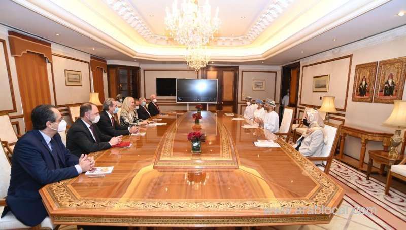 foreign-minister-meets-honorary-consuls-to-oman_kuwait