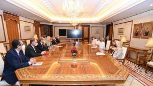 foreign-minister-meets-honorary-consuls-to-oman-oman