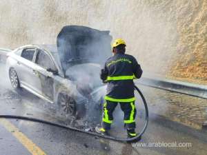 fire-erupts-in-a-vehicle-in-muscat;-fortunately,-there-are-no-reported-injuries-oman
