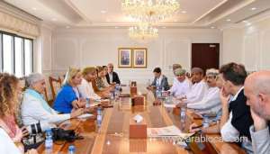 meeting-between-information-minister-and-foreign-press-association-delegation_kuwait