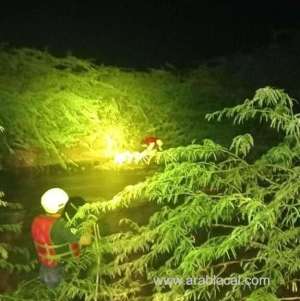 cdaa-saves-three-individuals-trapped-in-wadi-due-to-vehicle-stuck_kuwait