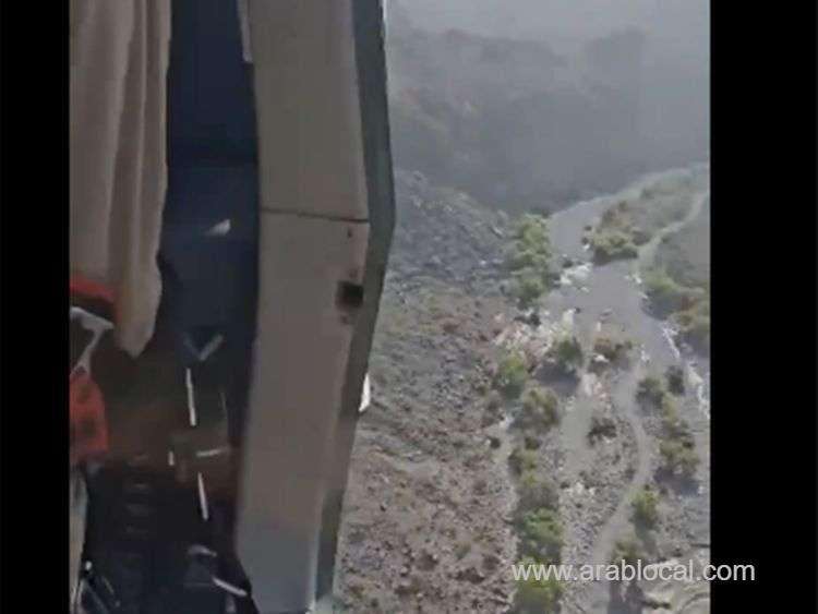 flash-floods-in-oman-four-dead,-one-critically-injured-in-devastating-hiking-tragedy_kuwait