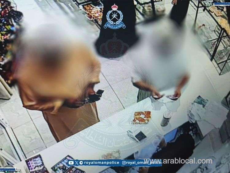 oman-police-arrest-two-for-shop-fraud;-crime-caught-on-cctv_kuwait